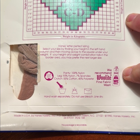 Hanes Too Classic Comfort Women’s  Nylon Pantyhose, Sheer Sandlefoot Color, NEW - Picture 10 of 11